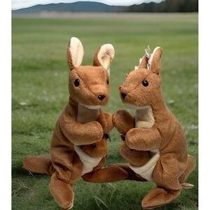 2 Ty Beanie Baby‎ Pouch the Kangaroos w/babies 1996  NWT
